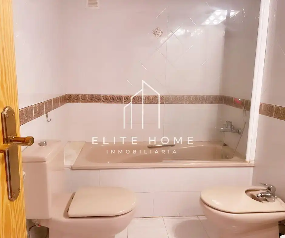 Bany de Apartament de lloguer en Castellón de la Plana / Castelló de la Plana amb Aire condicionat, Calefacció i Jardí privat
