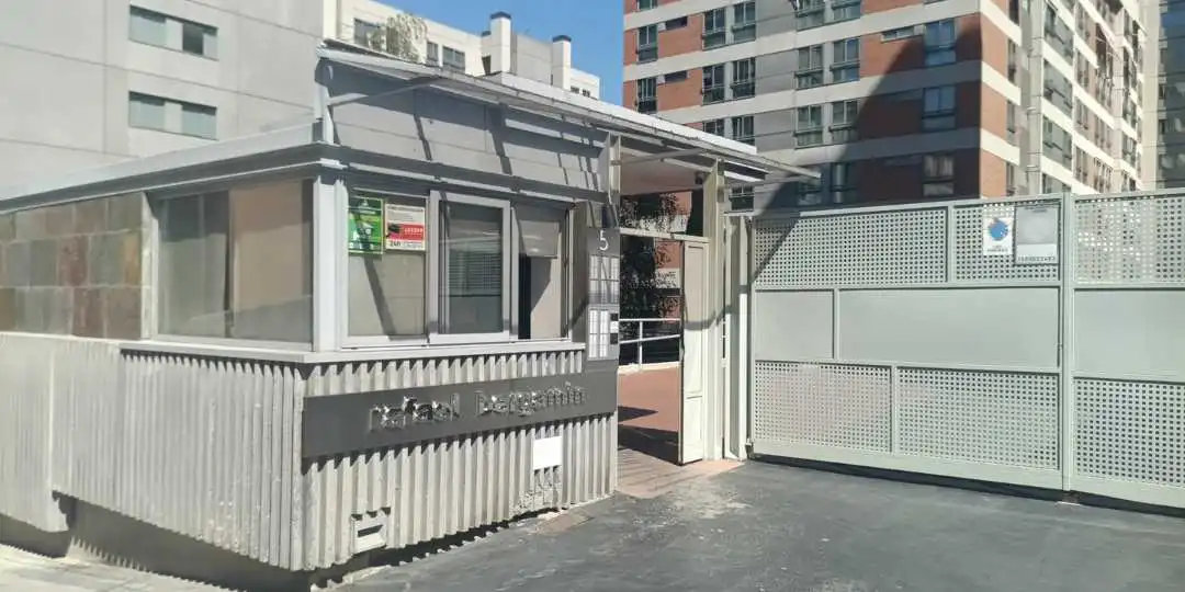 Vista exterior de Garaje en venta en Madrid