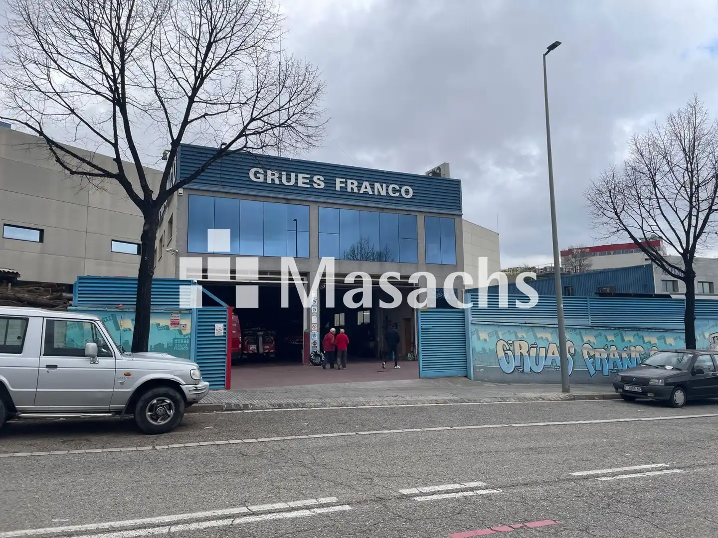 Außenansicht von Fabrikhallen zur Miete in Terrassa