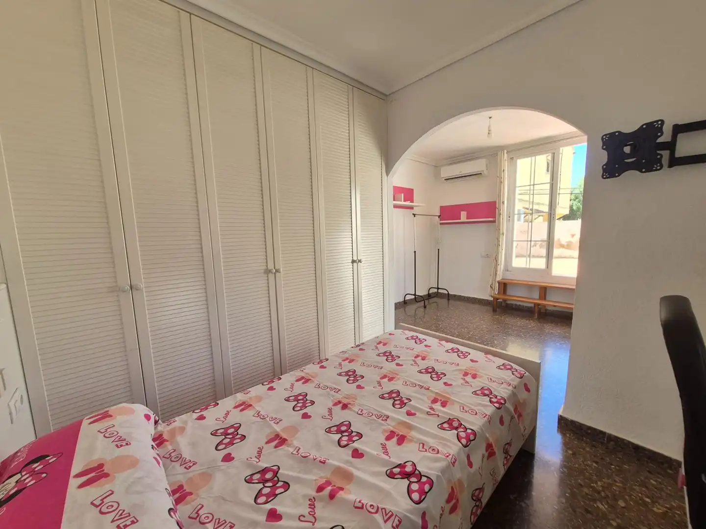 Habitación de Casa adosada de alquiler en Manises con Aire acondicionado, Terraza y Amueblado