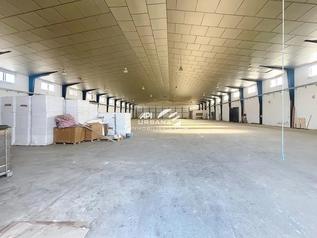 Nave industrial en venta en Las Vegas - Campoaras