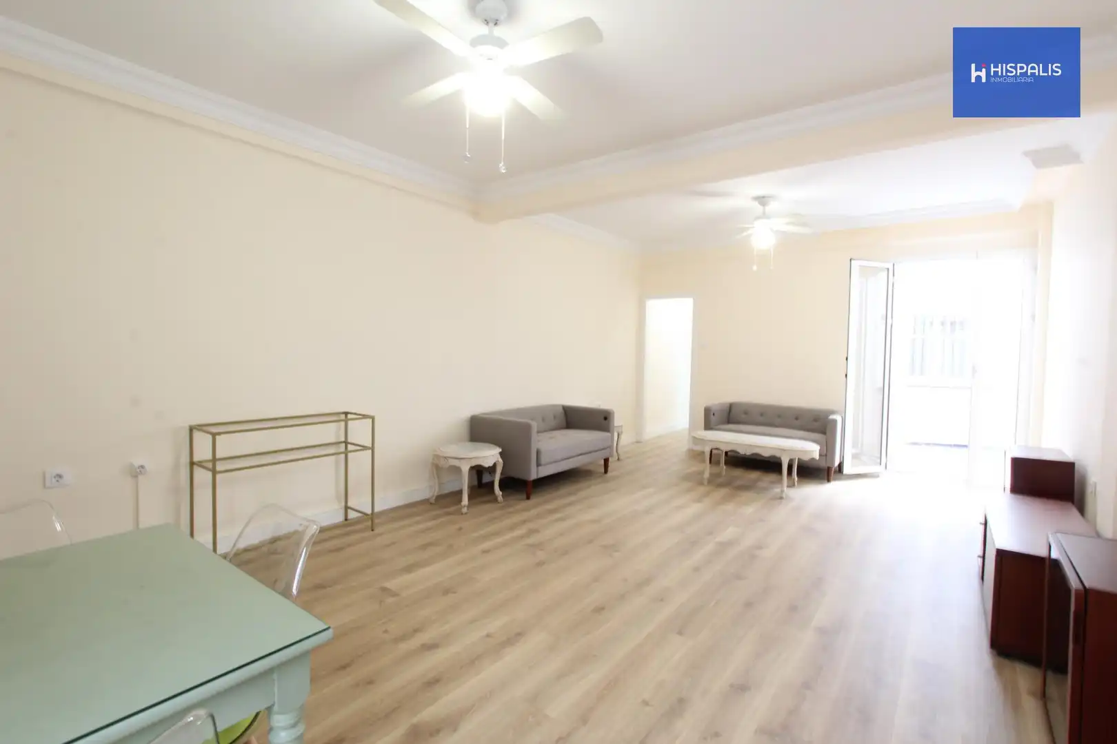 Living room of Ground floor for sale in Sevilla  with Air Conditioner and Heating