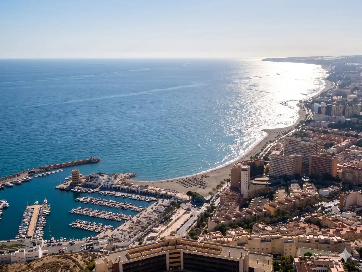 Außenansicht von Wohnung zur Miete in Roquetas de Mar mit Klimaanlage und Balkon