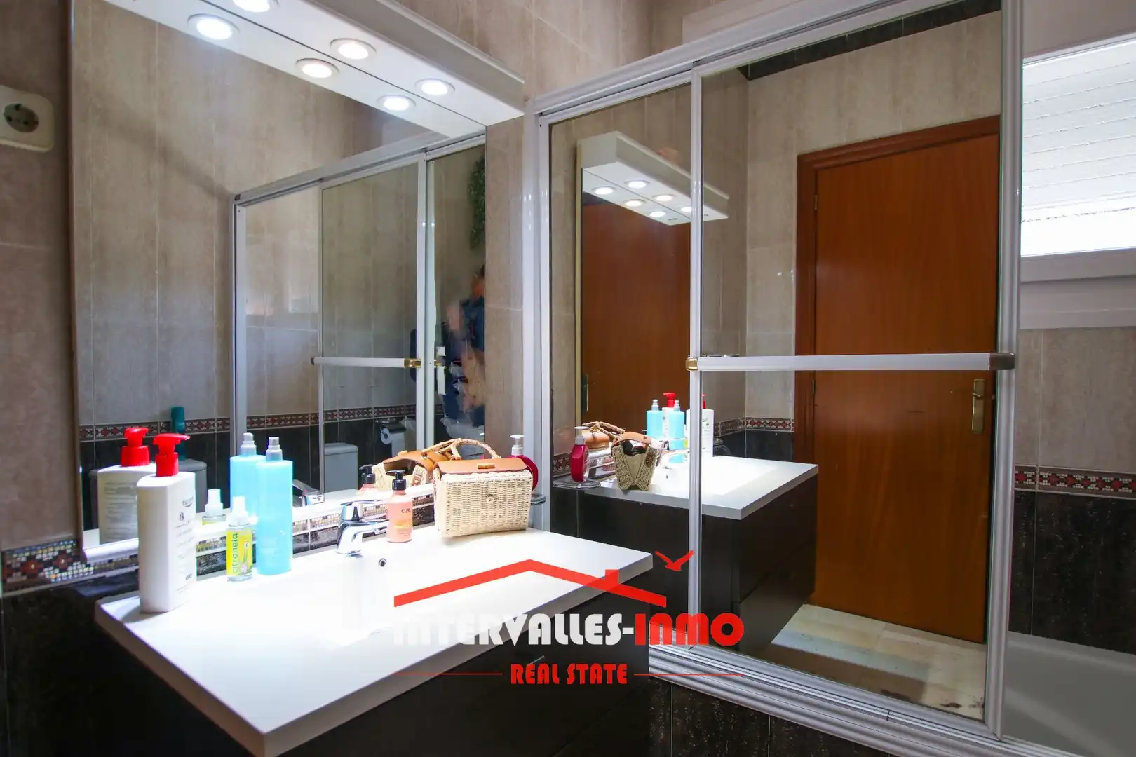 Bathroom of Houses for sale in Bigues i Riells del Fai  with Air Conditioner, Heating and Private garden