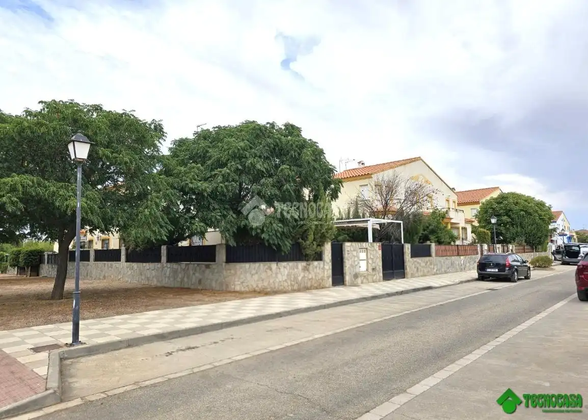 Vista exterior de Casa adosada en venta en Albacete con Aire acondicionado, Calefacción y Terraza