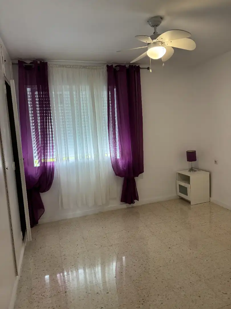Bedroom of Flat for rent in Sevilla  with Air Conditioner, Heating and Terrace