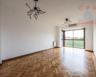 Sala d'estar de Pis de lloguer en  Madrid Capital amb Aire condicionat, Calefacció i Parquet