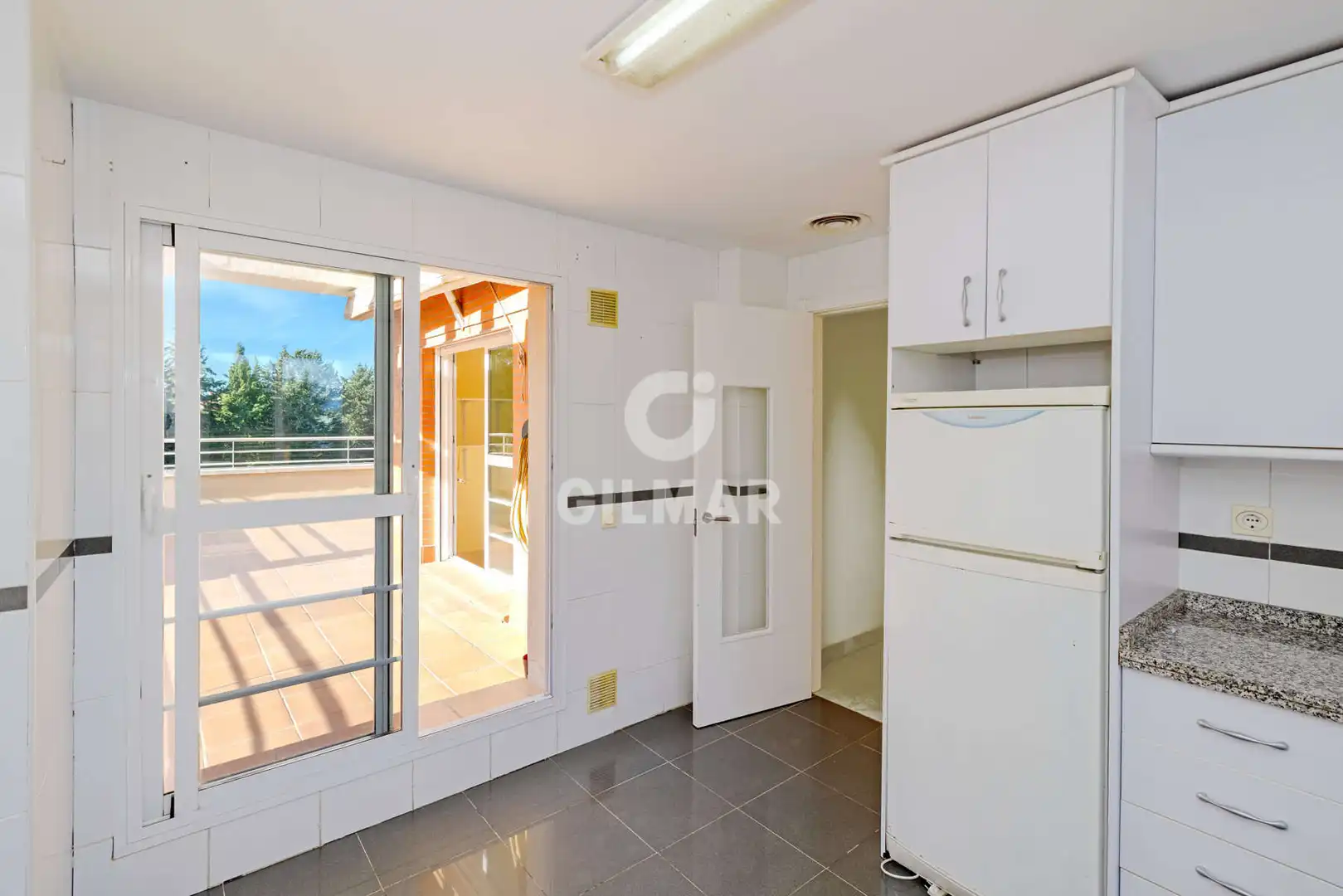 Habitación de Dúplex en venta en Estepona con Calefacción, Jardín privado y Piscina