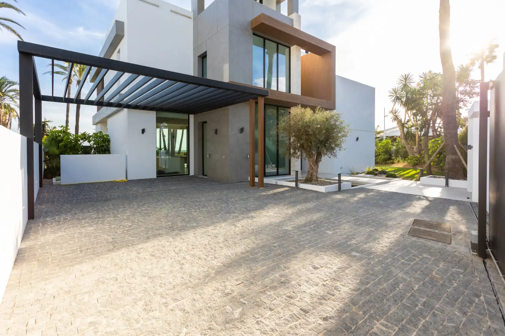 Exterior view of Houses for sale in Marbella  with Air Conditioner, Terrace and Storage room