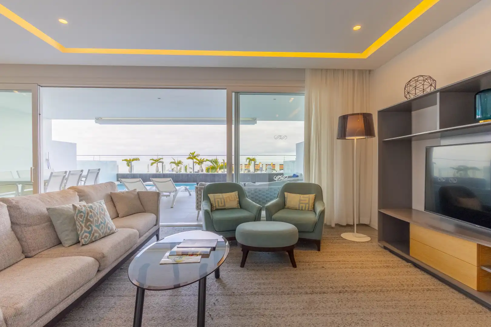Sala de estar de Piso en venta en Adeje con Aire acondicionado, Terraza y Trastero