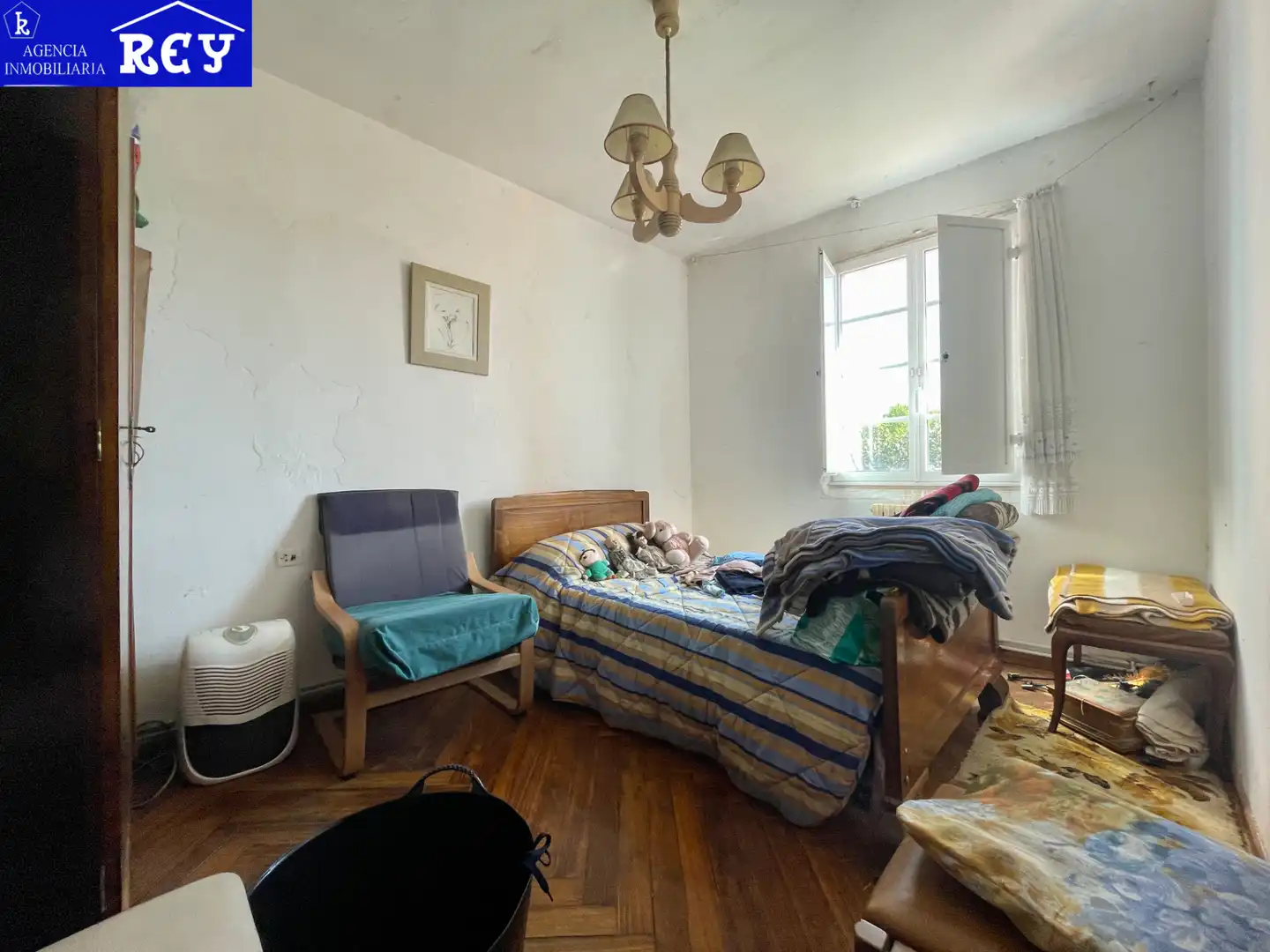 Habitación de Casa o chalet en venta en Santiago de Compostela  con Calefacción, Jardín privado y Trastero