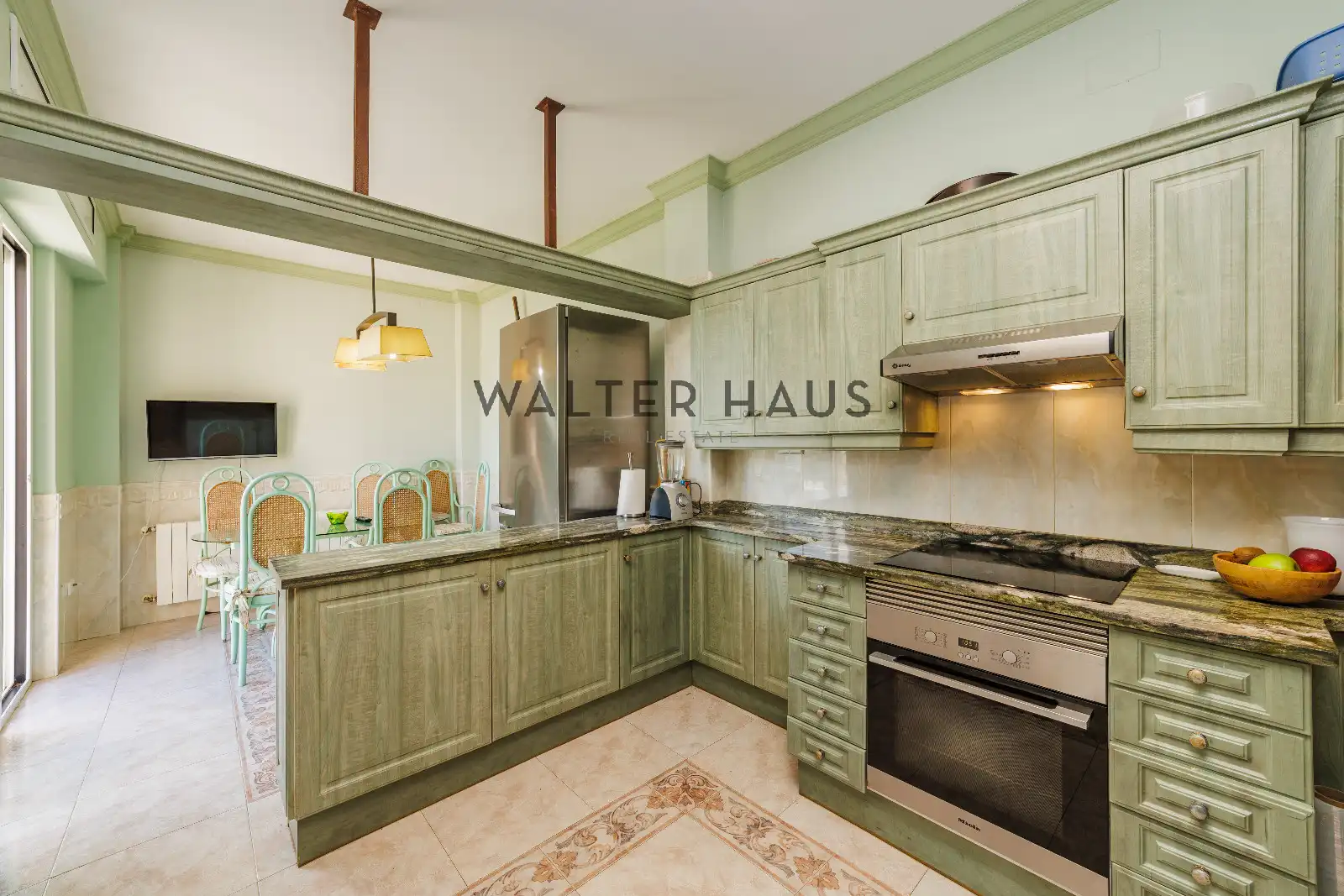 Chalet con piscina en venta en Avinguda Pau Casals, imagen 5