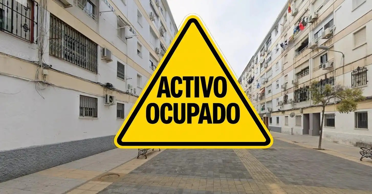 Vista exterior de Piso en venta en Huelva con Jardín privado y Piscina comunitaria