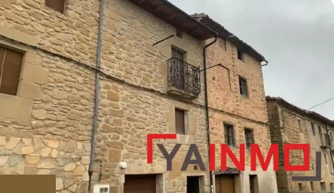 Vista exterior de Casa adosada en venta en Aguilar de Codés, Navarra
