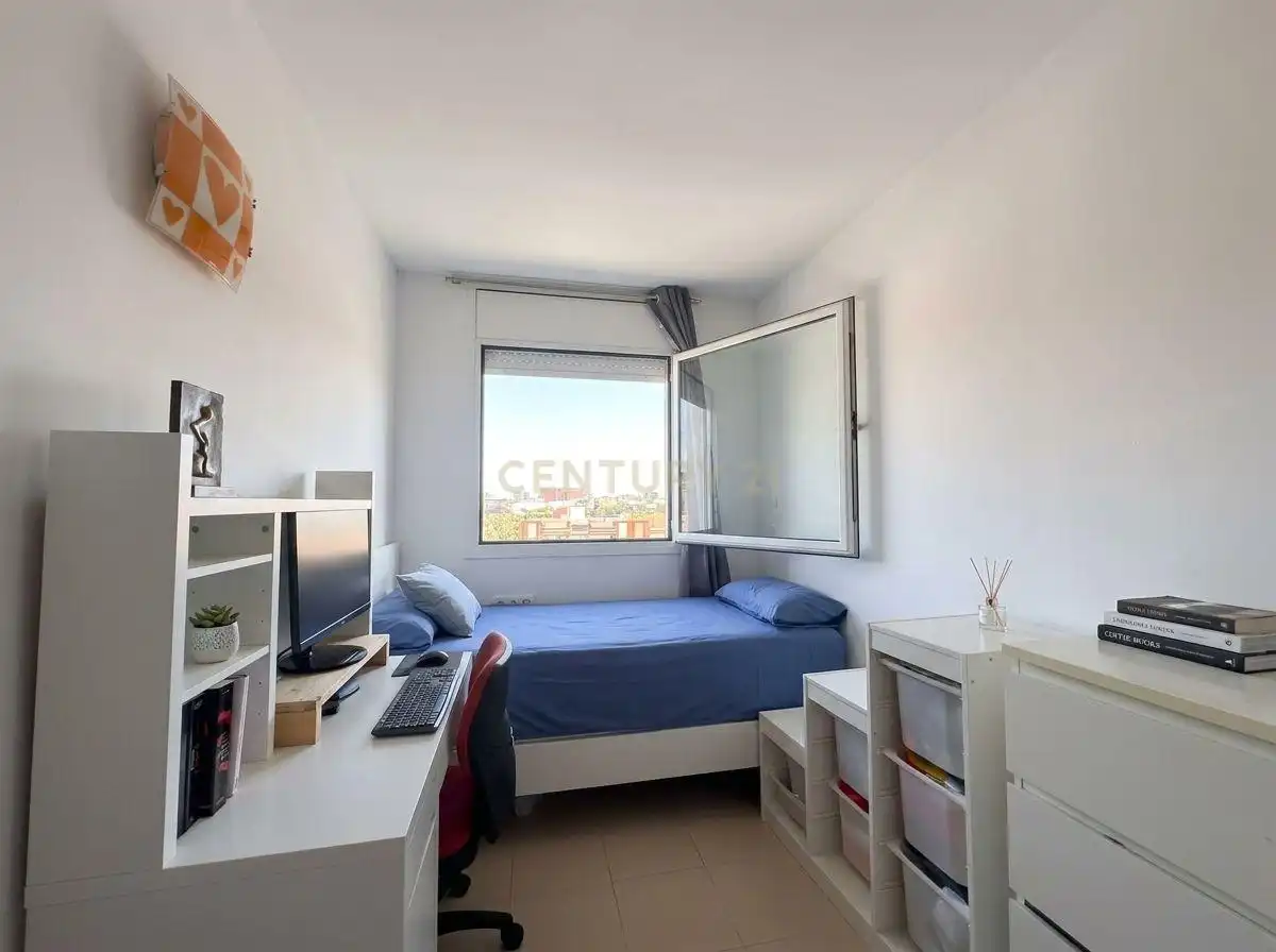 Habitación de Piso en venta en Sabadell con Balcón