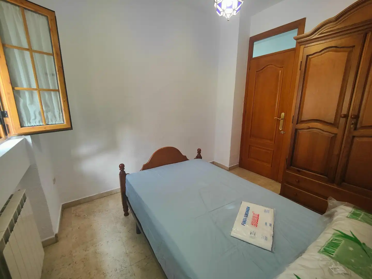 Habitación de Casa o chalet de alquiler en Granada con Calefacción, Jardín privado y Terraza