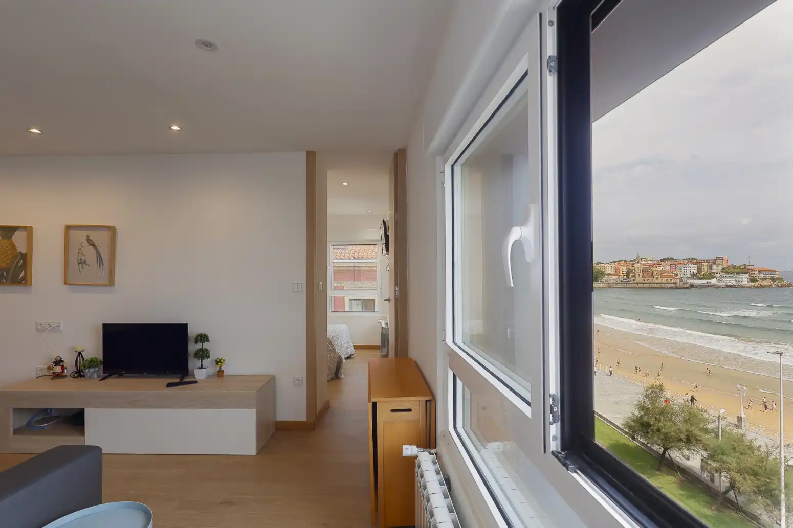 Habitación de Piso de alquiler en Gijón  con Calefacción y Amueblado