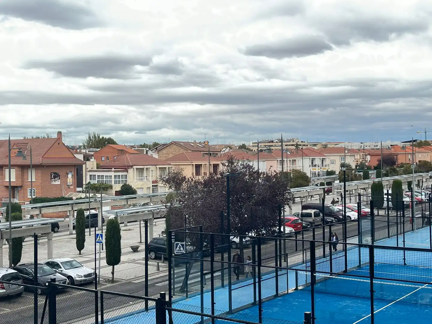Außenansicht von Wohnung zum Verkauf in Parla mit Klimaanlage, Heizung und Terrasse
