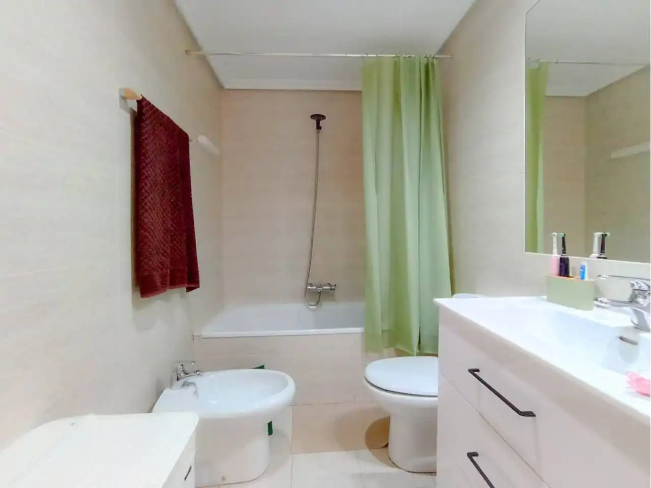 Bany de Apartament en venda en Burgos amb Calefacció, Parquet i Traster