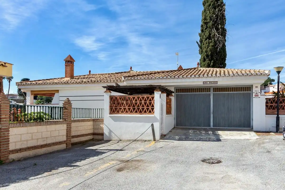 Exterior view of Houses for sale in Almuñécar  with Private garden, Terrace and Swimming Pool