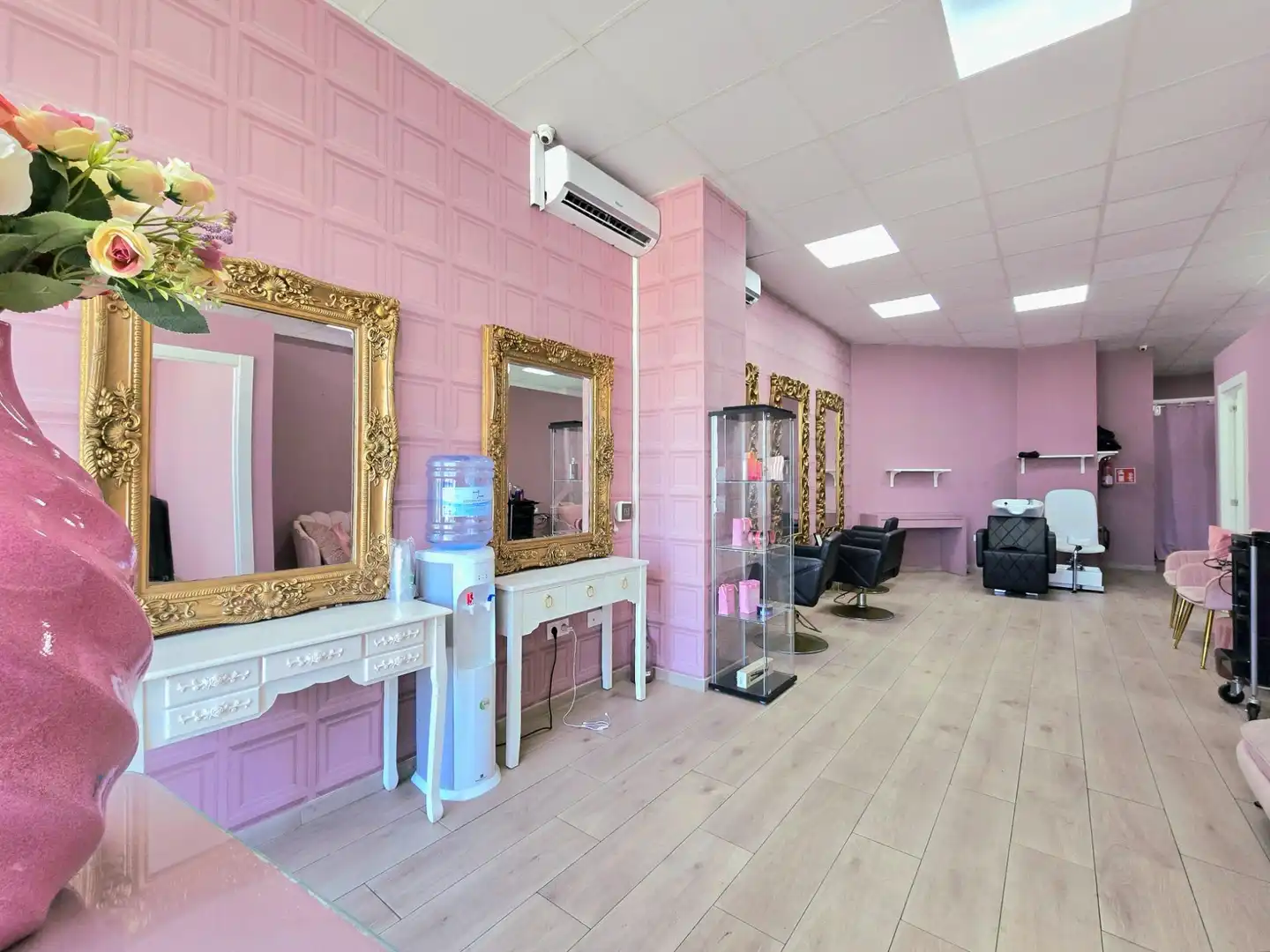 Commercial properties for rent in Marbella  with Air Conditioner and Furnished