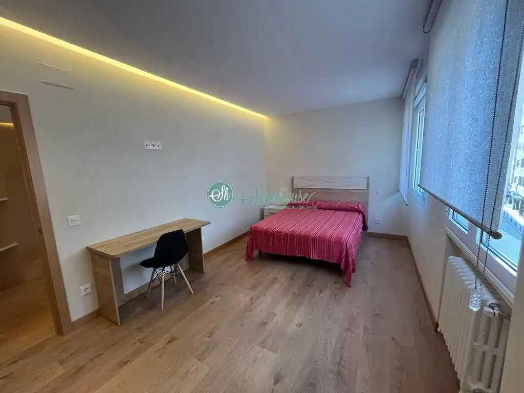 Habitación de Piso de alquiler en Segovia con Calefacción, Terraza y Amueblado