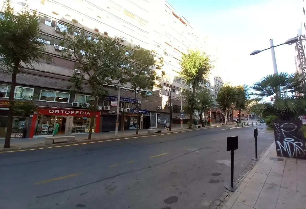 Local comercial en venda a Avenida DE MADRID, imagen 2