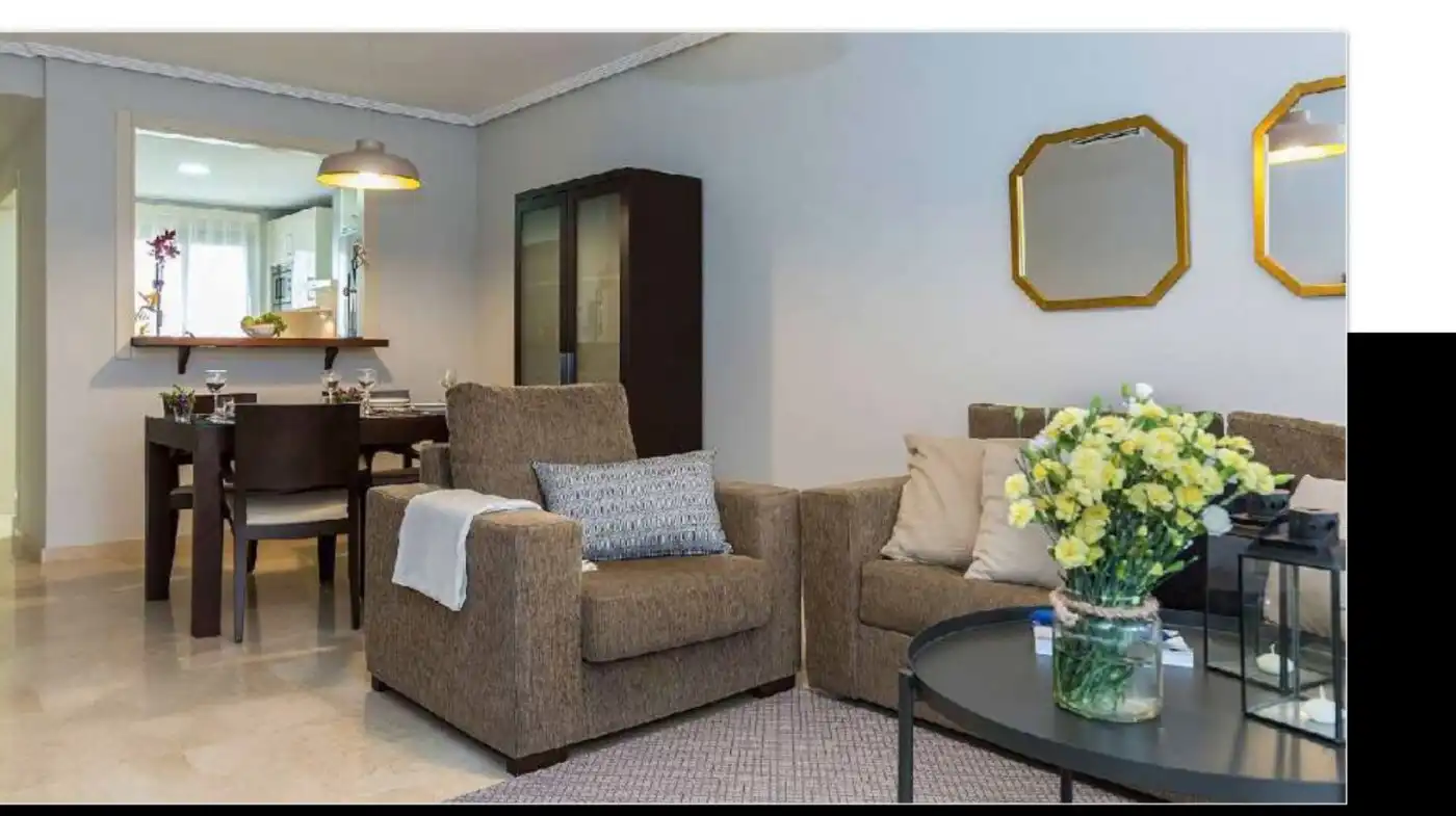 Sala de estar de Piso en venta en Estepona con Aire acondicionado, Jardín privado y Terraza