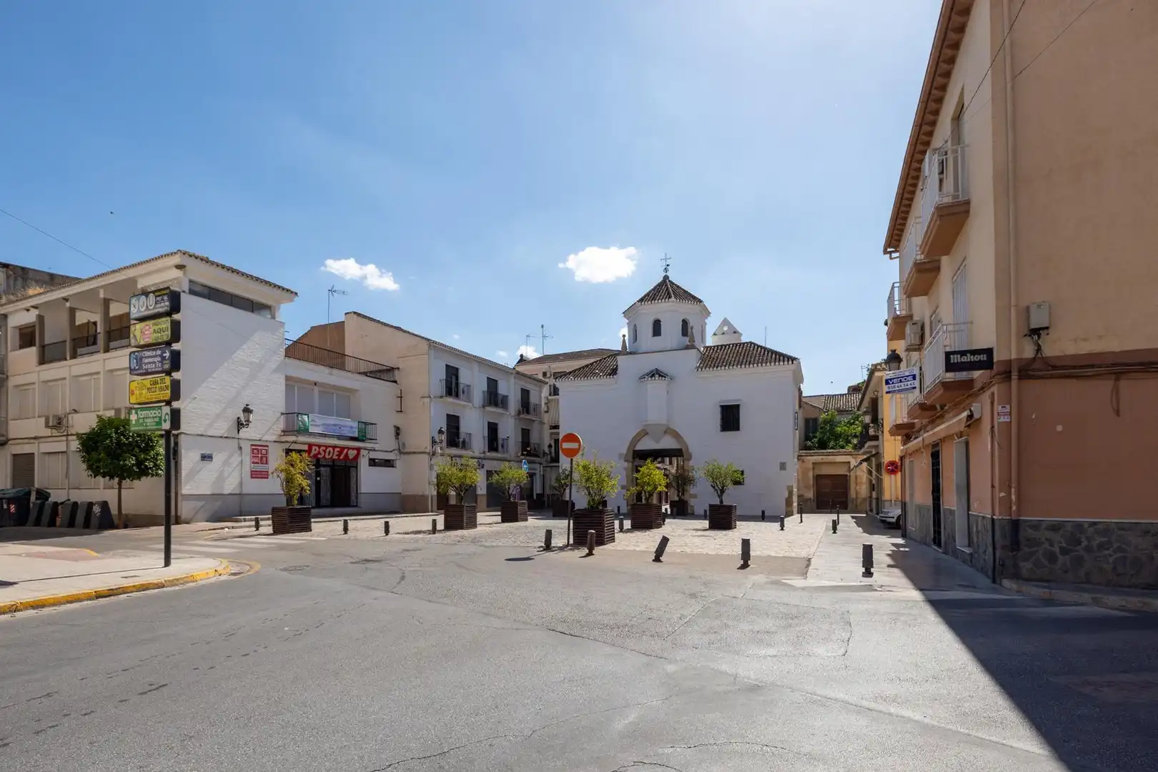 Vista exterior de Casa o xalet en venda en Santa Fe amb Balcó