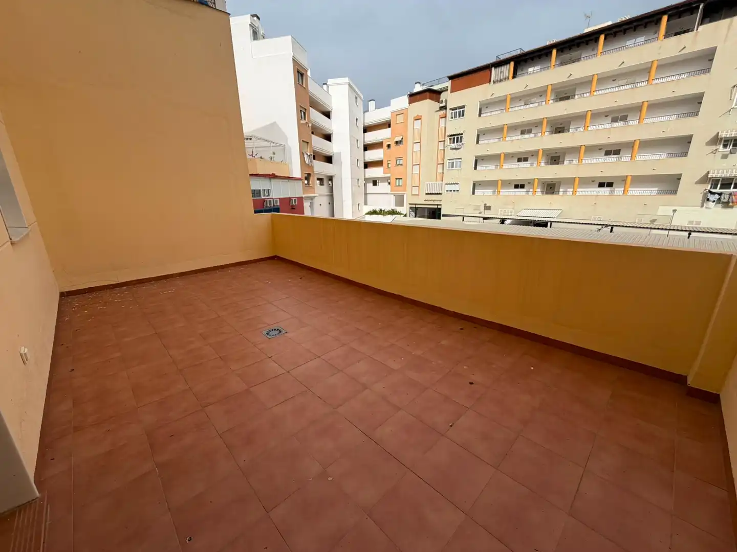 Terraza de Piso en venta en Vélez-Málaga con Amueblado y Piscina comunitaria