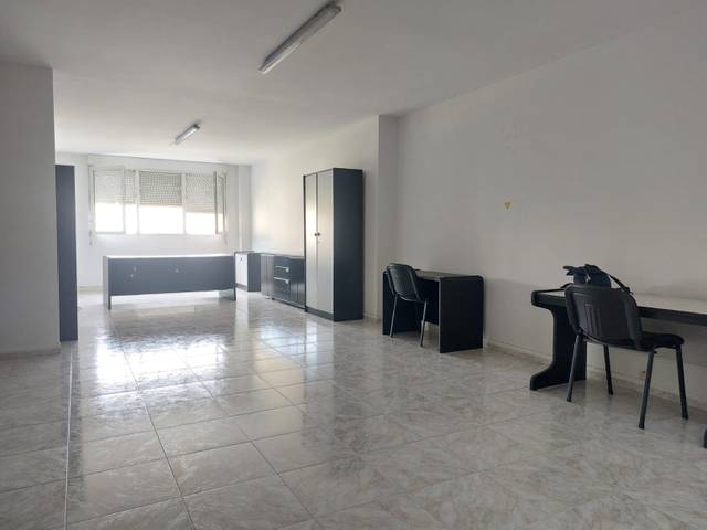 Local comercial en Alquiler en Maliaño