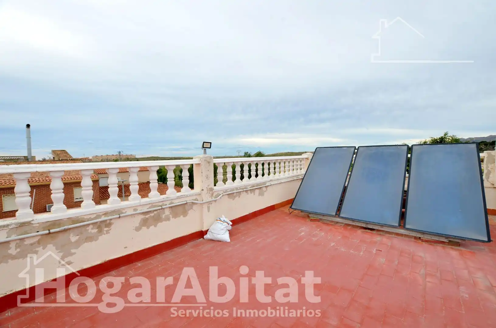 Jardí de Casa adosada en venda en Alicante / Alacant amb Aire condicionat, Jardí privat i Terrassa
