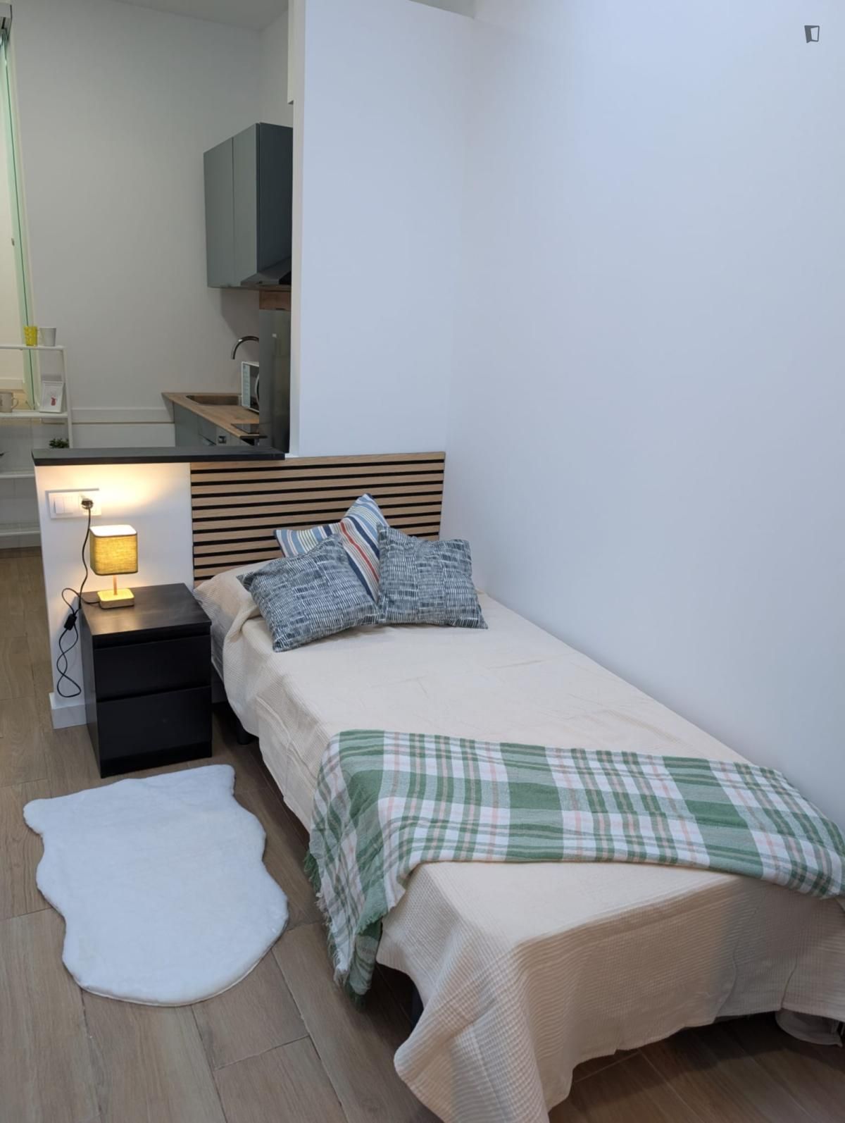 Dormitori de Estudi de lloguer en Burjassot amb Aire condicionat, Moblat i Forn