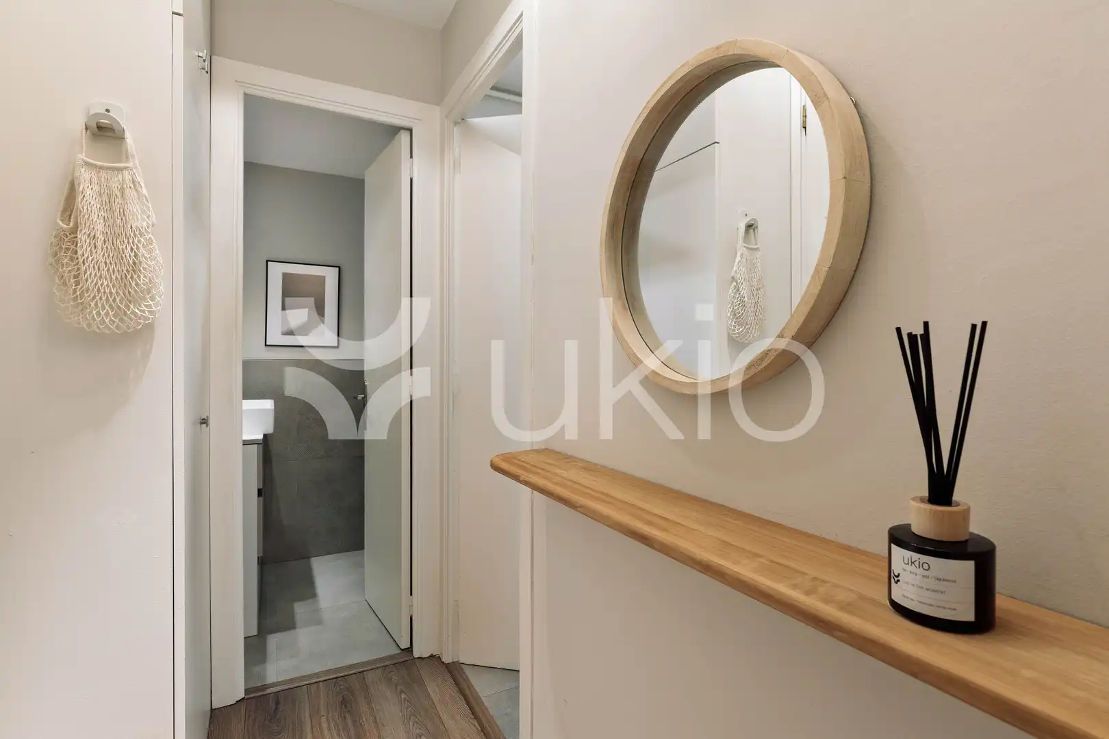 Dormitori de Apartament de lloguer en Barcelona amb Aire condicionat, Calefacció i Moblat