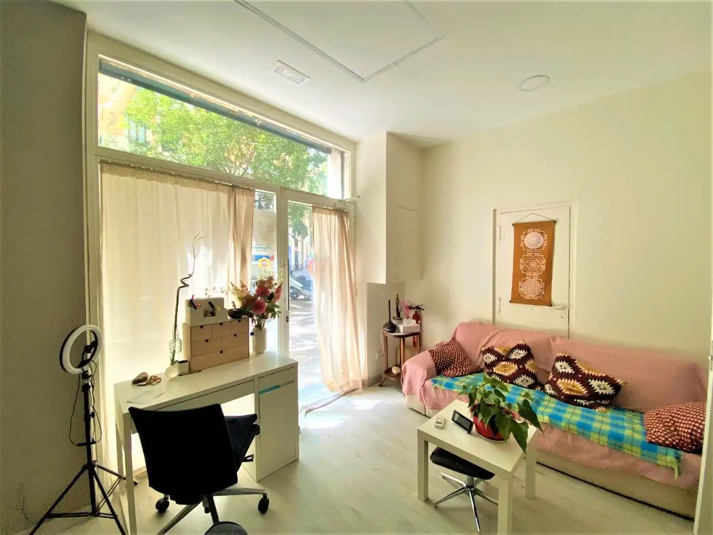 Business premises for transfer in Eixample, imagen 3
