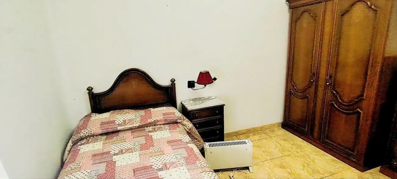 Habitación de Piso de alquiler en Linares con Aire acondicionado, Calefacción y Amueblado