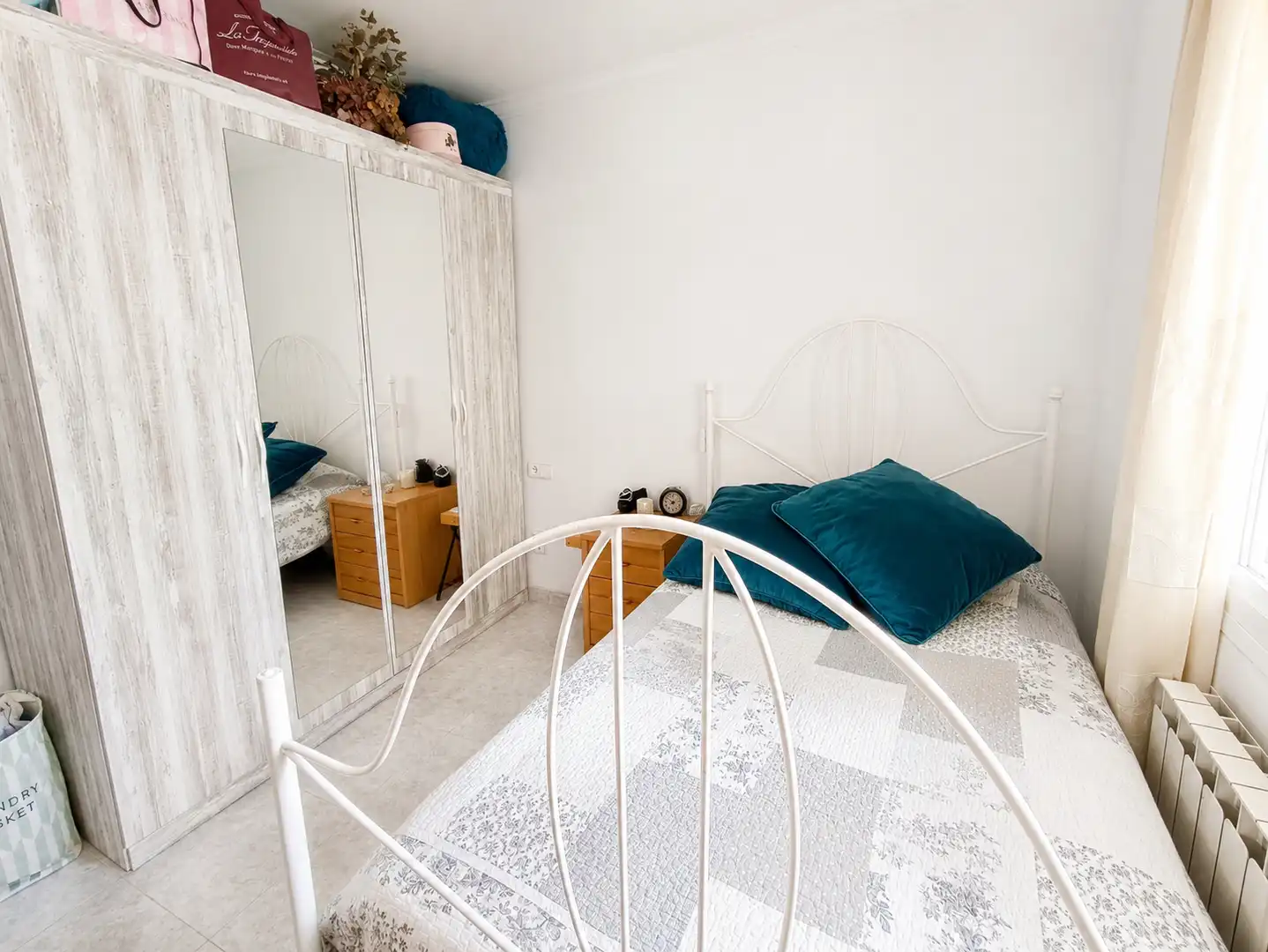 Habitación de Piso en venta en Girona con Calefacción, Amueblado y Horno