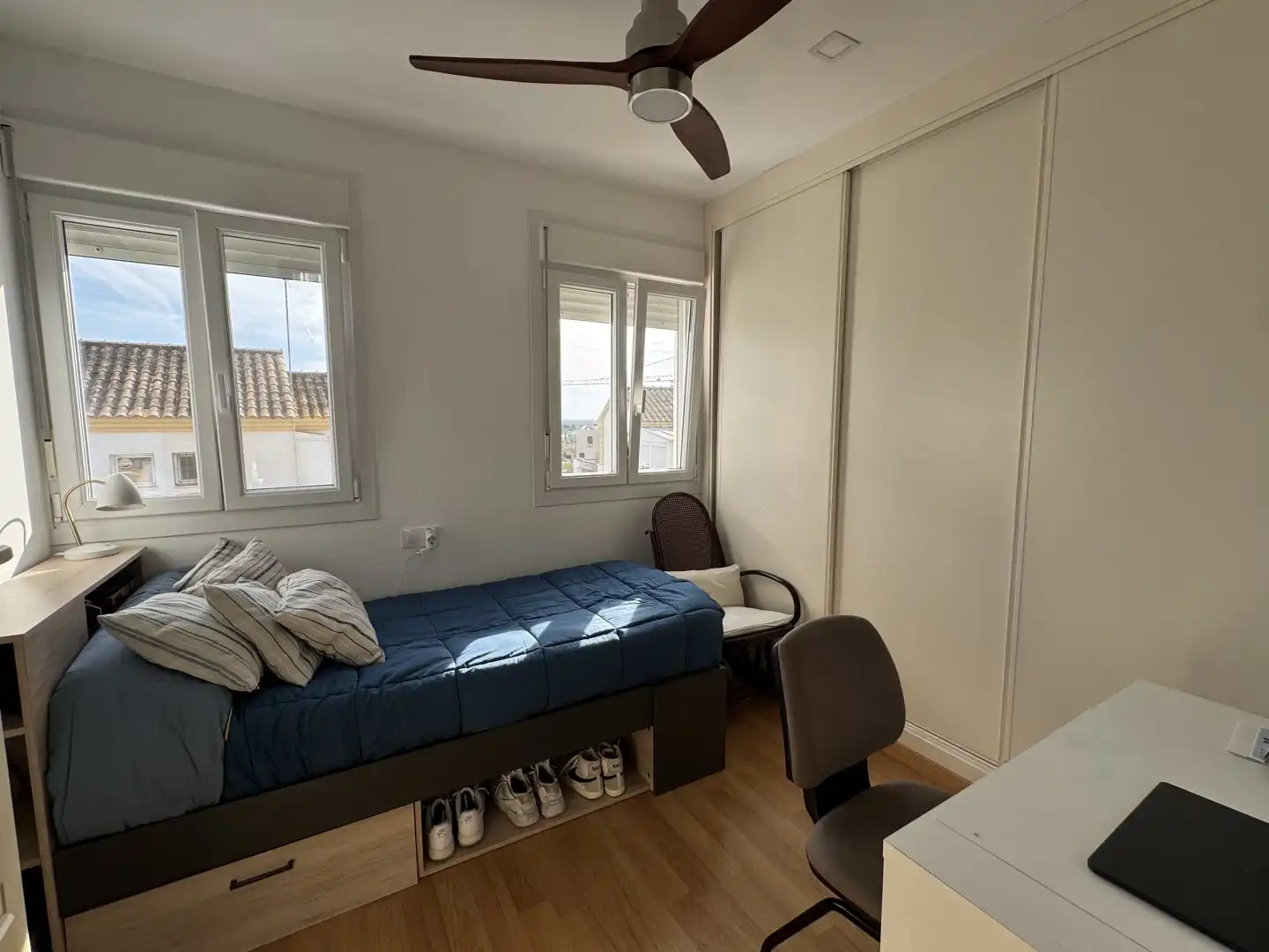 Habitación de Casa adosada en venta en Bormujos con Aire acondicionado, Terraza y Trastero