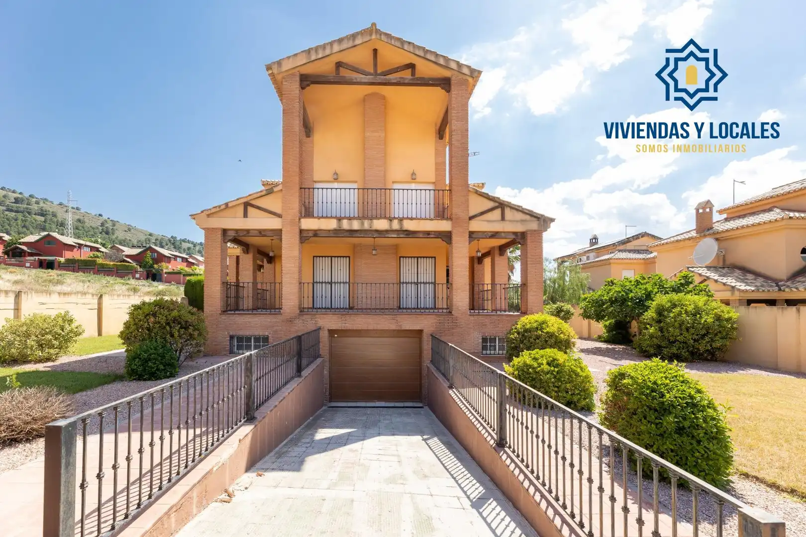 Exterior view of Houses for sale in Dílar  with Air Conditioner, Heating and Private garden
