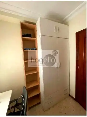 Habitación de Piso de alquiler en Sevilla con Aire acondicionado, Terraza y Amueblado