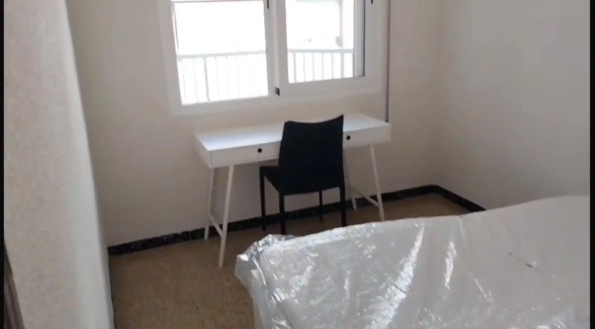 Habitación de Piso de alquiler en Tarragona con Amueblado y Balcón