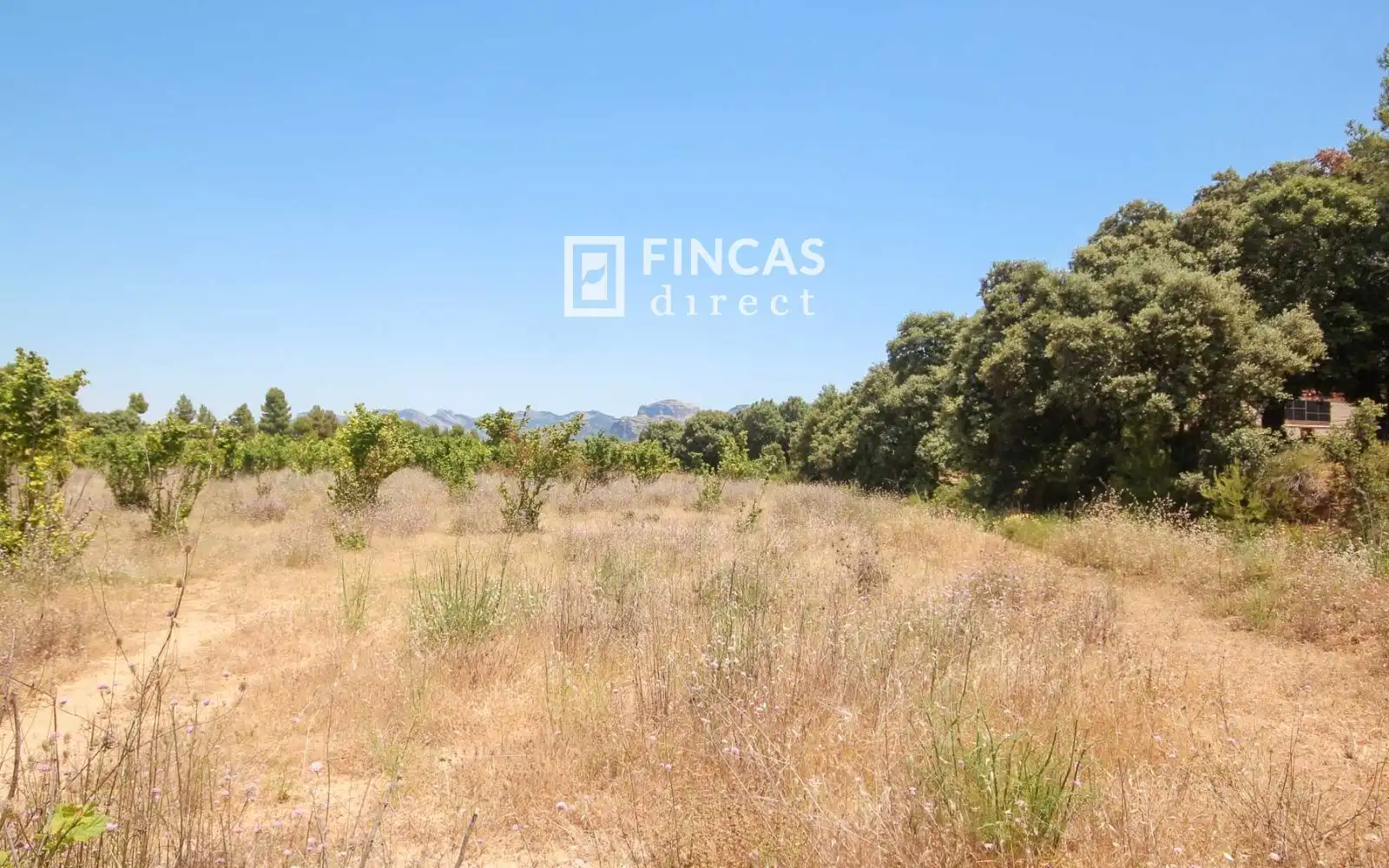 Country homes for sale in Cretas  with Air Conditioner