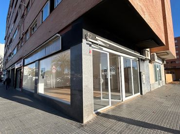 Local comercial en venda a Avenida Sinforiano Madroñero