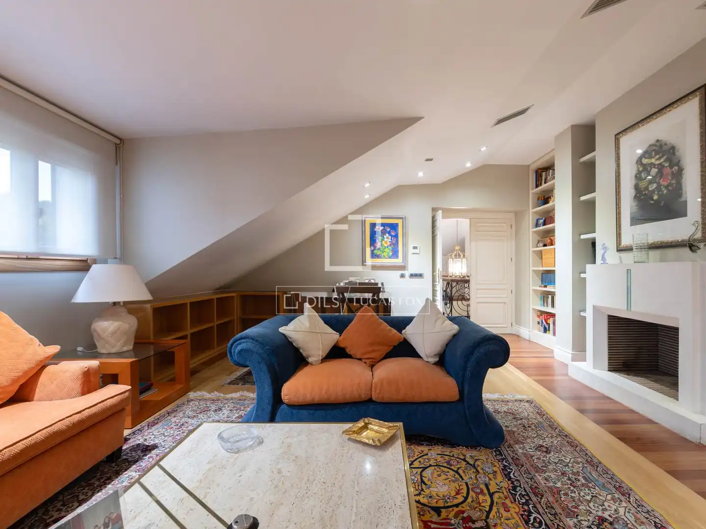 Sala d'estar de Casa o xalet en venda en Madrid amb Aire condicionat, Calefacció i Jardí privat