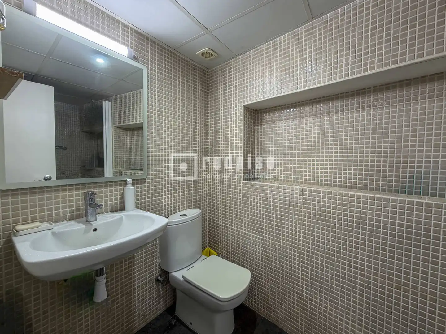 Badezimmer von Geschaftsraum zum Verkauf in Barcelona
