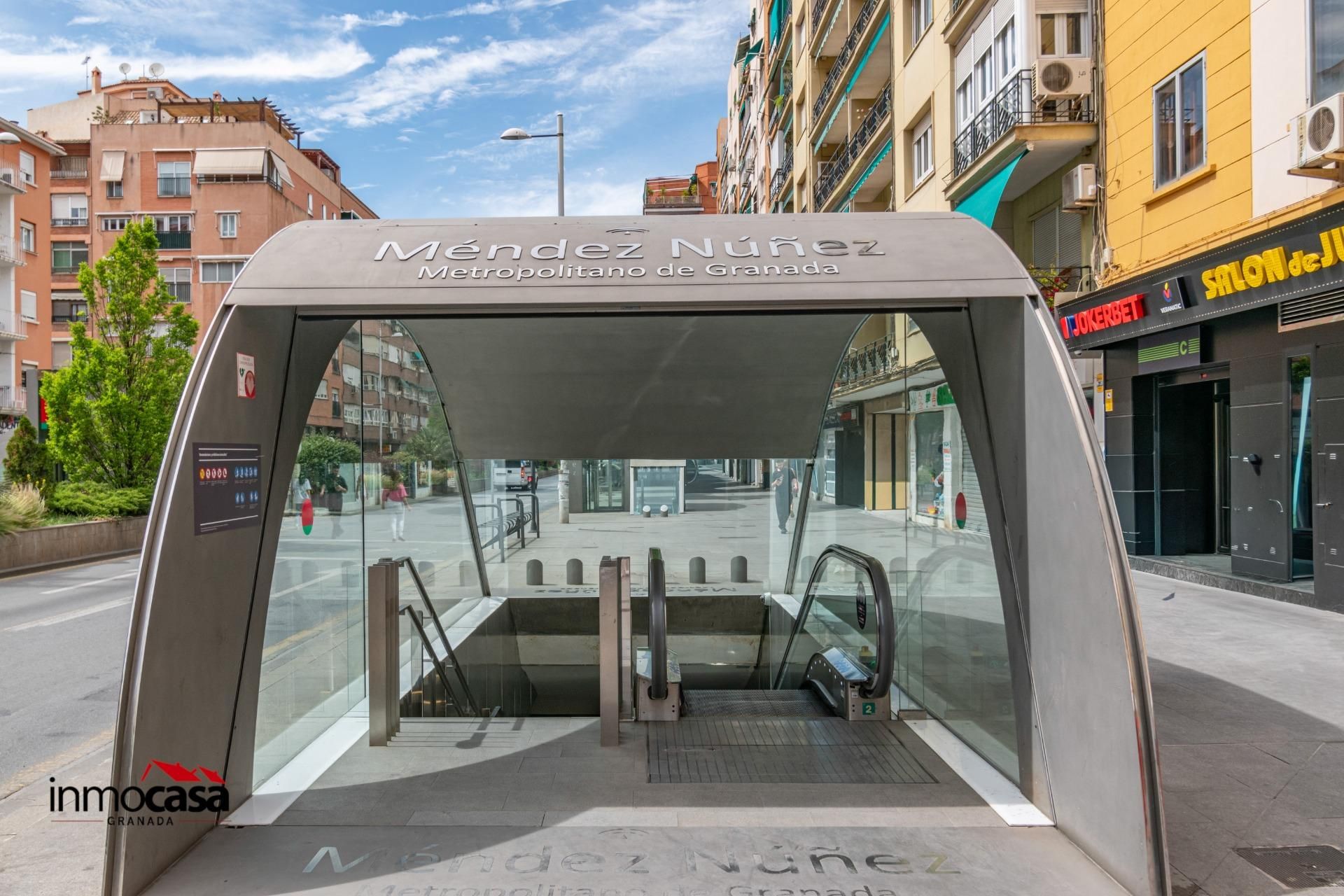 Piso en venta en  Granada Capital con Calefacción, Jardín privado y Terraza