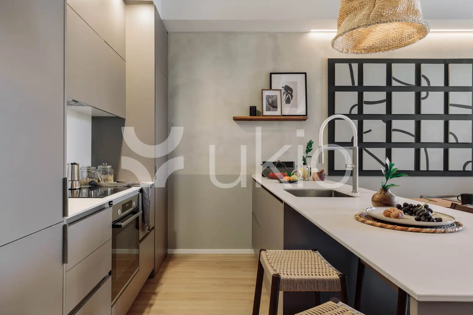 Cocina de Apartamento de alquiler en Barcelona con Aire acondicionado, Calefacción y Amueblado