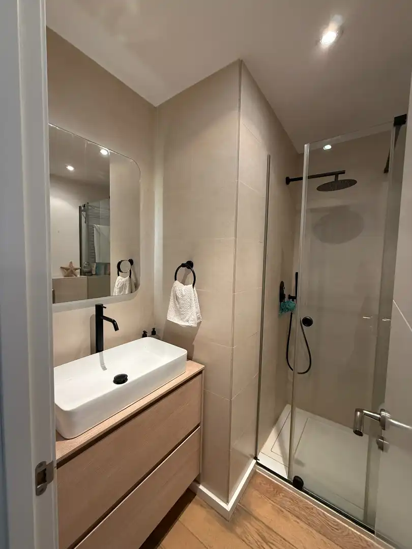 Baño de Casa adosada en venta en Granollers con Aire acondicionado, Calefacción y Jardín privado