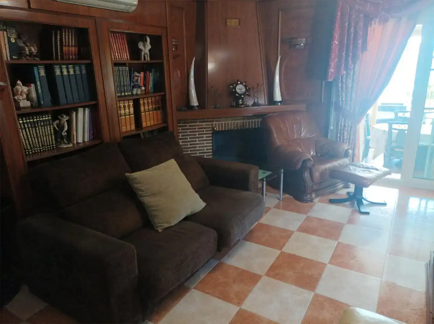 Sala d'estar de Casa o xalet de lloguer en Dénia amb Aire condicionat, Jardí privat i Parquet