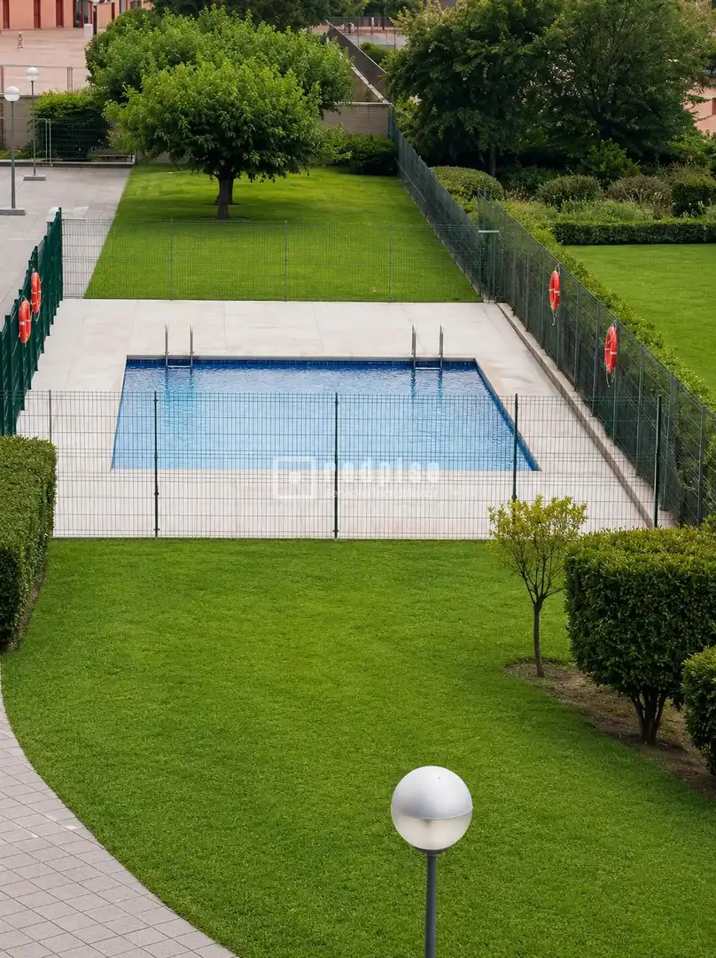 Swimming pool of Flat for sale in Parla  with Air Conditioner, Heating and Private garden